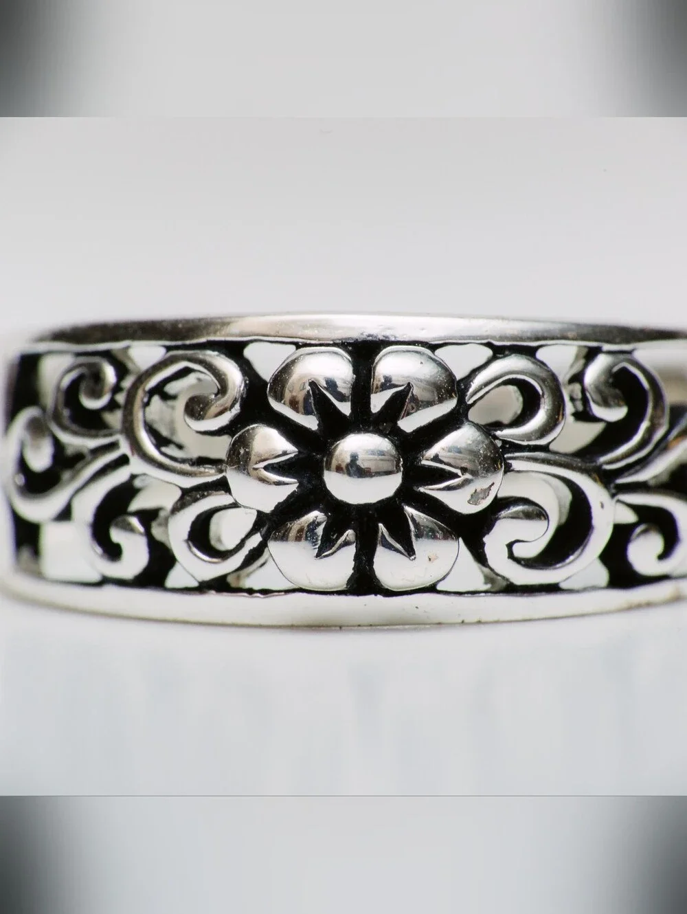 Size 7 - Vintage Style 925 Sterling Silver Floral Scroll Cutout Band Ring